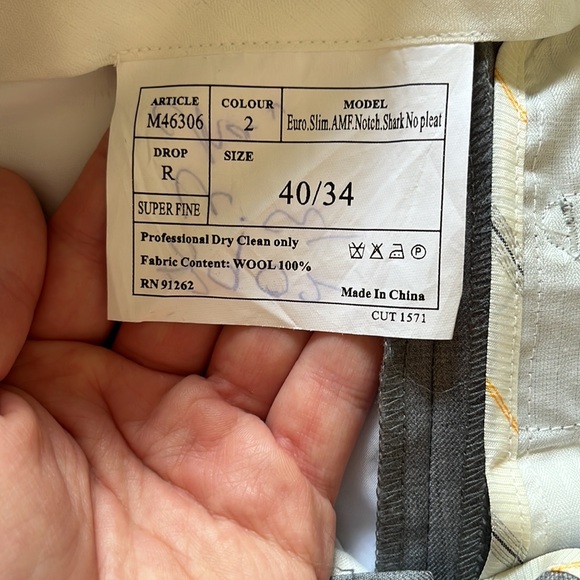 Men’s mantoni suit in light grey! - Picture 4 of 4